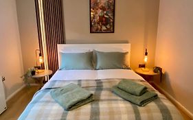 1Br Haven In Crewe - Modern, Chic & Central